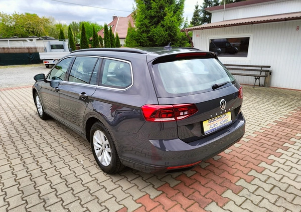 Volkswagen Passat cena 59200 przebieg: 187000, rok produkcji 2019 z Strzelce Opolskie małe 781